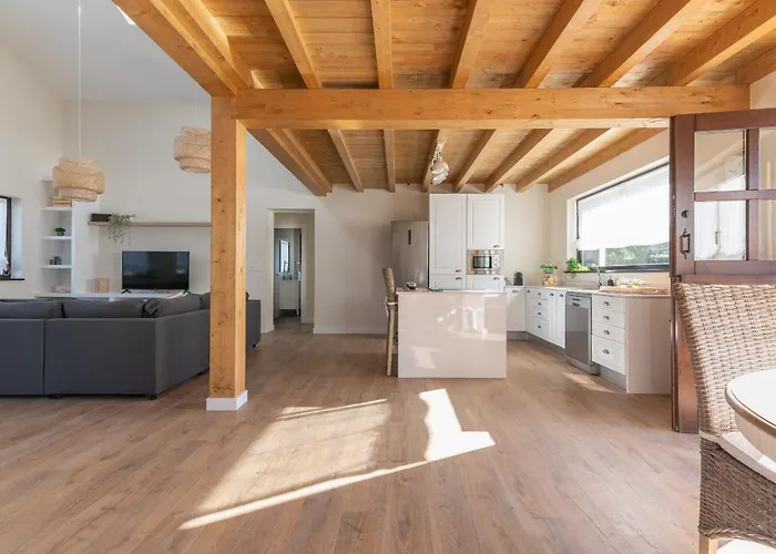 Fidalsa North Style Villa Arosteguieta